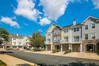 Broadlands Apartments in Ashburn, VA - Building Photo - Building Photo