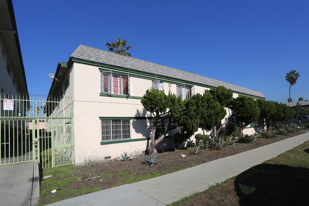 3865 Nicolet Ave in Los Angeles, CA - Foto de edificio