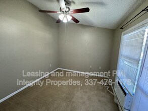 206 Elks Cove in Lafayette, LA - Foto de edificio - Building Photo