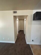 156 W 71st St in Los Angeles, CA - Foto de edificio - Building Photo