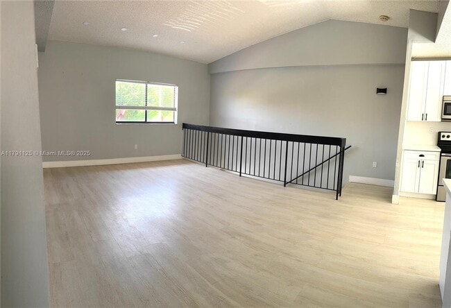 6375 W 27th Way in Hialeah, FL - Building Photo - Building Photo