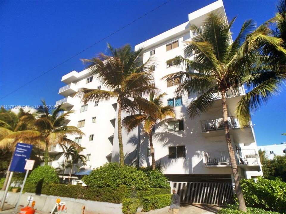 1025 Alton Rd in Miami Beach, FL - Building Photo