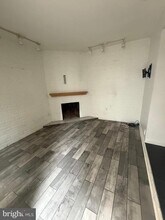 251 Fulton St in Philadelphia, PA - Building Photo - Building Photo