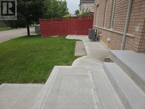 5806 Rainberry Dr in Mississauga, ON - Building Photo - Building Photo