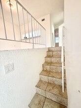 984 W 40th St in Hialeah, FL - Building Photo - Building Photo