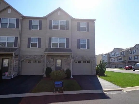 421 Maywood Ct, Unit 421 Maywood Court