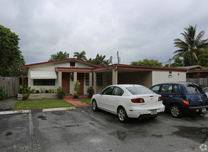 1811 N Dixie Hwy in Fort Lauderdale, FL - Building Photo - Building Photo