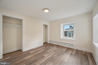 111 W Queen Ln in Philadelphia, PA - Building Photo - Building Photo