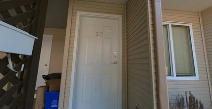 444 Bruce Ave in Nanaimo, BC - Building Photo - Building Photo