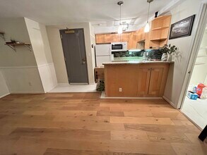 1756 Corcoran St NW, Unit Corcoran St in Washington, DC - Building Photo - Building Photo