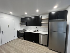 556 Market St in Newark, NJ - Building Photo - Interior Photo