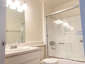 3130 Bagley Ave, Unit 102 in Los Angeles, CA - Building Photo - Building Photo