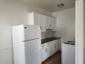 2025 Cheremoya Ave in Los Angeles, CA - Building Photo - Building Photo