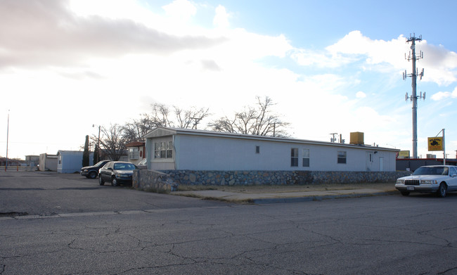 10115 Dyer St in El Paso, TX - Foto de edificio - Building Photo