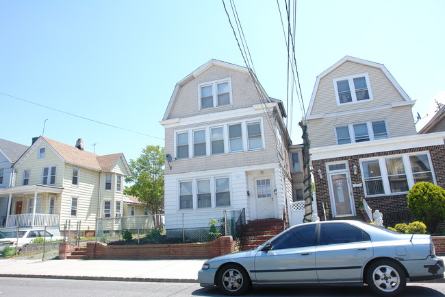 176 State St in Perth Amboy, NJ - Foto de edificio - Building Photo