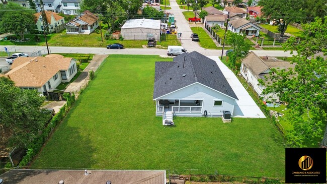 property at 522 Caplin St