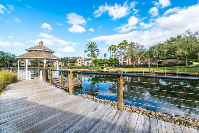 2460 Grand Central Pkwy in Orlando, FL - Building Photo - Building Photo