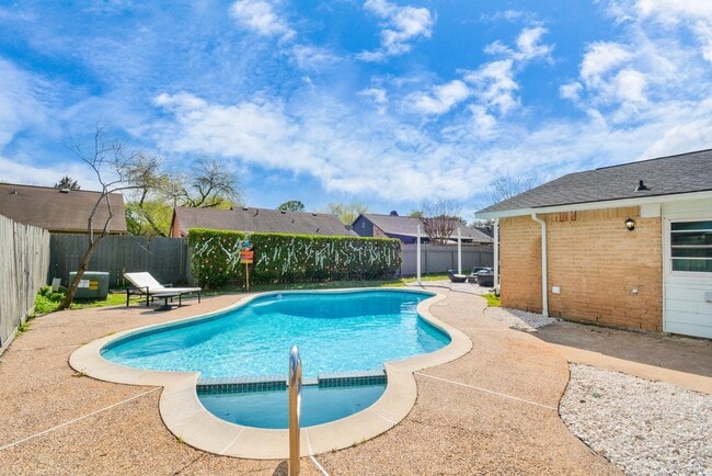 15627 Sierra Valle Dr in Houston, TX - Building Photo - Building Photo