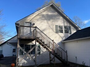 851 Woods Hollow Rd, Unit A in Westford, VT - Foto de edificio - Building Photo
