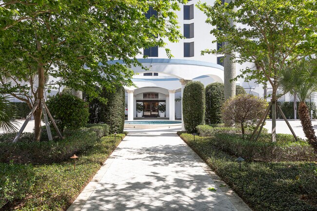 3800 Washington Rd in West Palm Beach, FL - Building Photo - Building Photo
