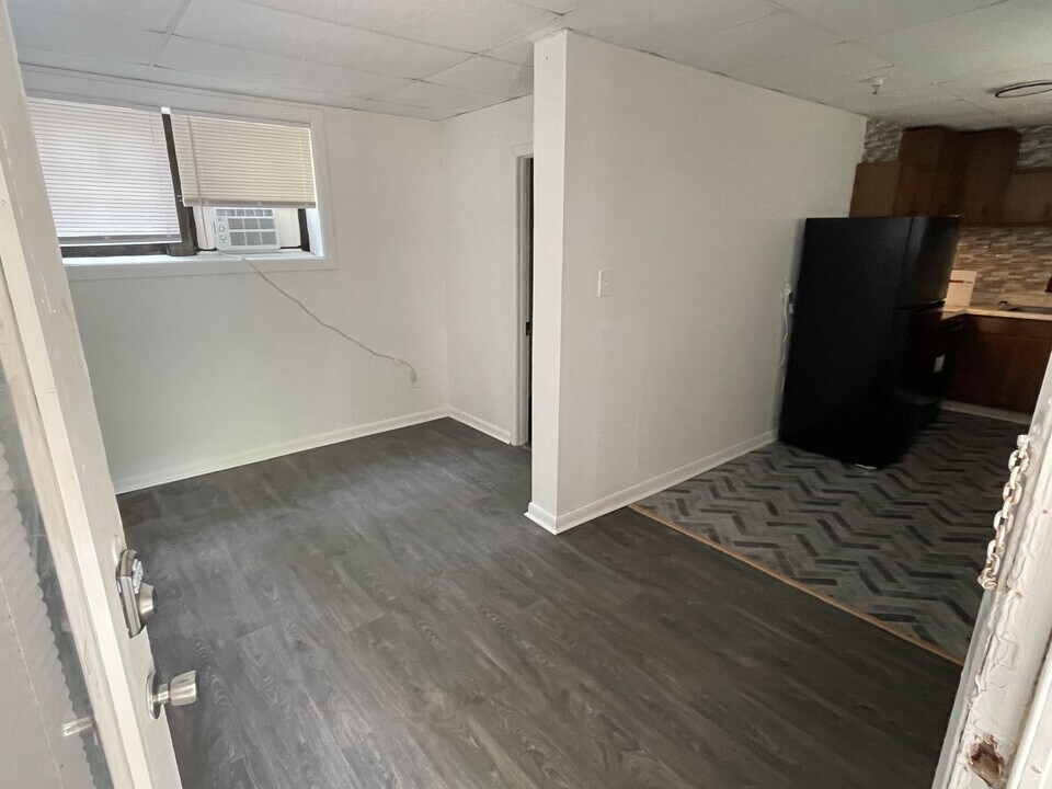 4633 Lyons View Pike in Knoxville, TN - Building Photo