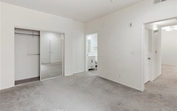 19350 Sherman Way, Unit 125 in Reseda, CA - Foto de edificio - Building Photo