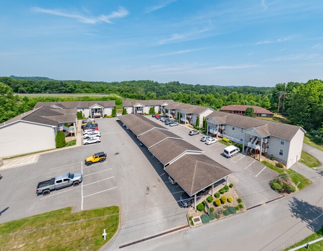 Crosswinds Apartments in Fairmont, WV - Building Photo - Building Photo