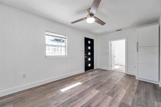 921 7th St NW in Largo, FL - Building Photo - Building Photo