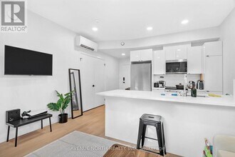 368 Tweedsmuir Ave in Ottawa, ON - Building Photo - Building Photo