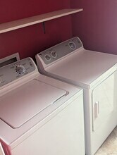 1530 Chester Sq in Sparks, NV - Foto de edificio - Building Photo