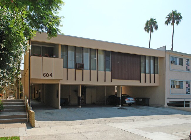 604 N Flores St in Los Angeles, CA - Building Photo - Building Photo