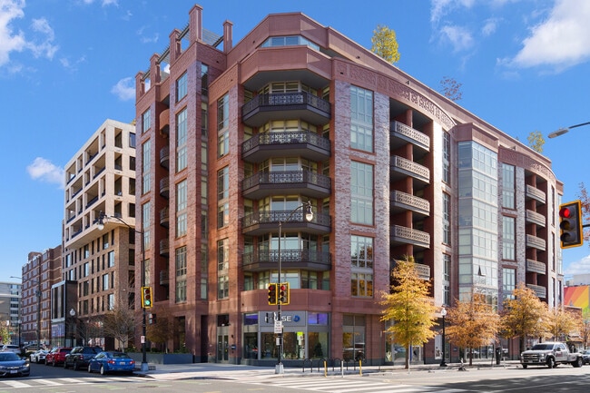 810 O St NW, Unit Perla-Unit 504 in Washington, DC - Foto de edificio - Building Photo