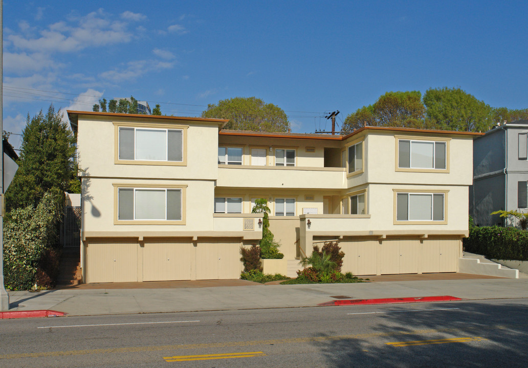 2028 S Beverly Glen Blvd in Los Angeles, CA - Foto de edificio