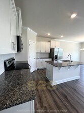 130 Creekview Rd in Hendersonville, NC - Building Photo - Building Photo