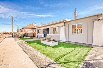 3622 Douglas Ave in El Paso, TX - Foto de edificio - Building Photo