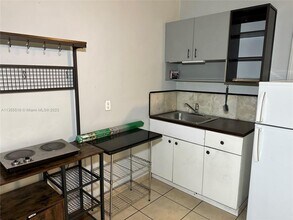 16901 NW 51st Pl-Unit -B in Miami Gardens, FL - Building Photo - Building Photo