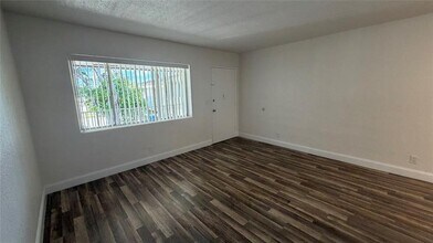 344 SE 11th Ave in Pompano Beach, FL - Building Photo - Building Photo