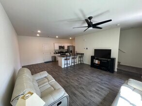 12748 Feathersong in Henderson, NV - Foto de edificio - Building Photo