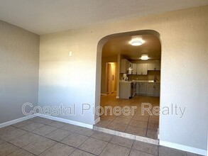 6604 S Kissimmee St in Tampa, FL - Foto de edificio - Building Photo