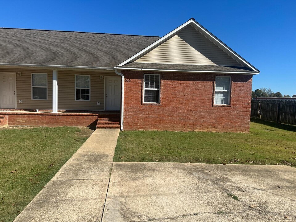 302 S Cemetary St in Sulphur Rock, AR - Building Photo