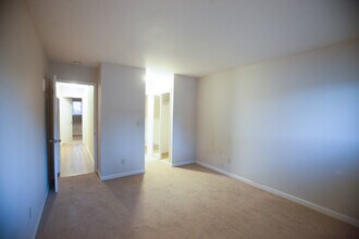 621 Grand Fir Ave, Unit 2 in Sunnyvale, CA - Building Photo - Building Photo