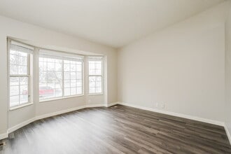 5902 Woodview Dr in Kearns, UT - Building Photo - Building Photo