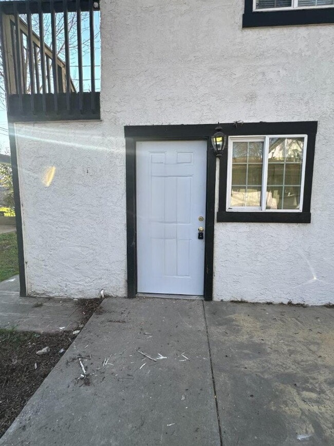22 E Main St in Merced, CA - Building Photo - Building Photo