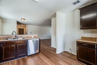 9307 Birch in San Antonio, TX - Foto de edificio - Building Photo