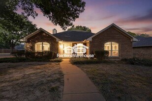 8901 Marti Ln in Fort Worth, TX - Building Photo