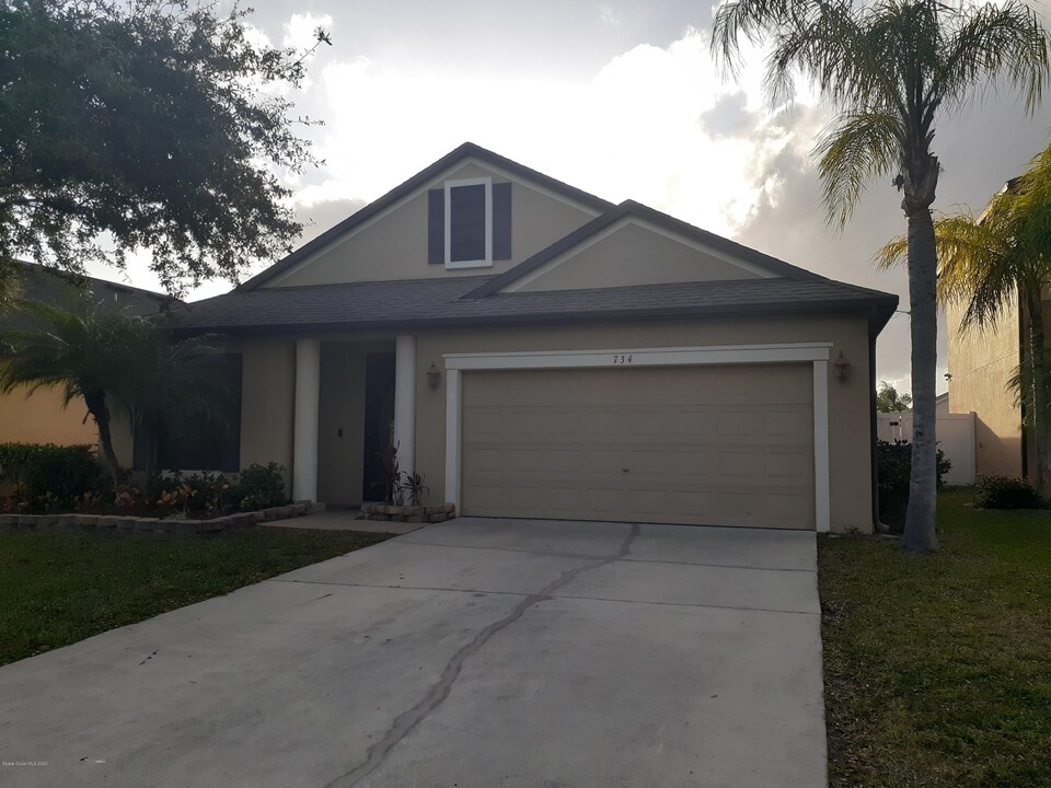 734 Dryden Cir in Cocoa, FL - Building Photo