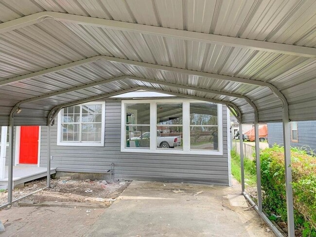 303 Harlem St in Sweeny, TX - Building Photo - Building Photo