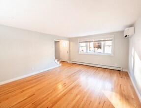 465 E 5th St in Boston, MA - Foto de edificio - Building Photo