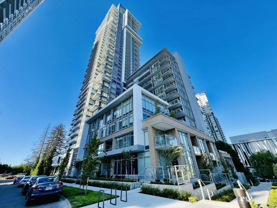 13350 Central Ave in Surrey, BC - Building Photo