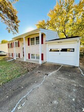 11946 Brookmont Dr in Maryland Heights, MO - Building Photo - Building Photo